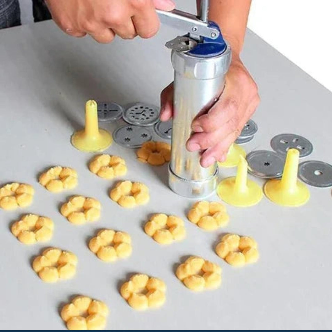 Moule à biscuits Aluminium avec 20 Formes et 4 Embouts