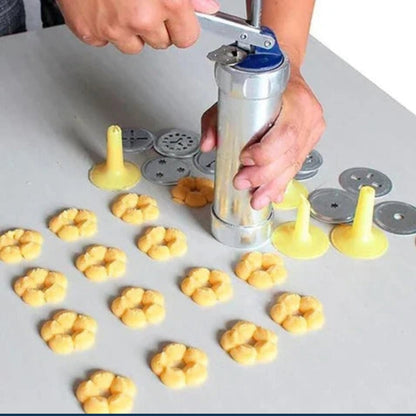 Moule à biscuits Aluminium avec 20 Formes et 4 Embouts
