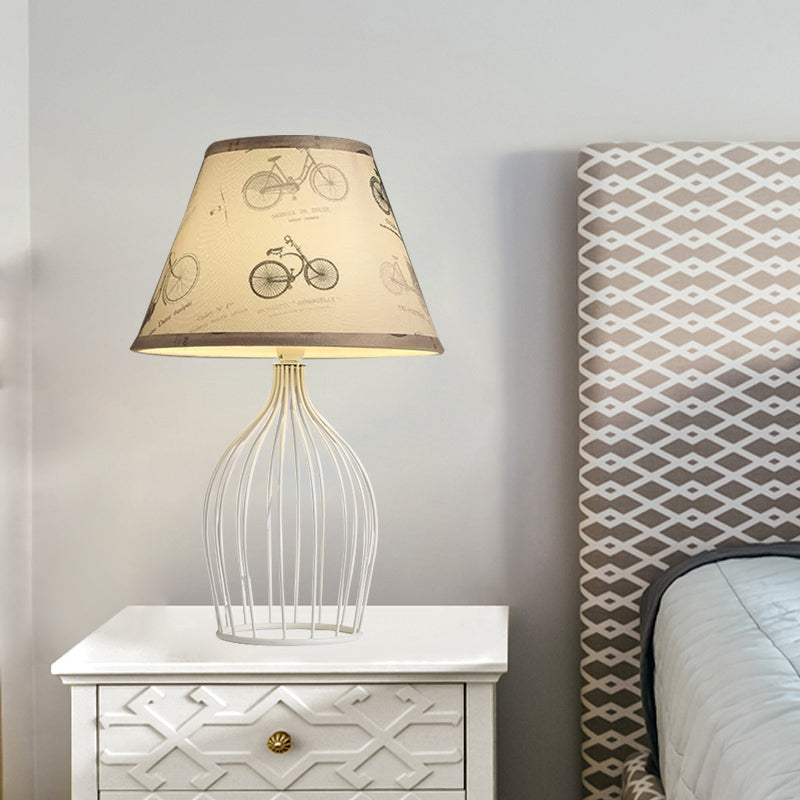 Lampe de Table Chic en Métal avec Abat-Jour Conique