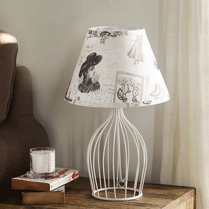 Lampe de Table Chic en Métal avec Abat-Jour Conique
